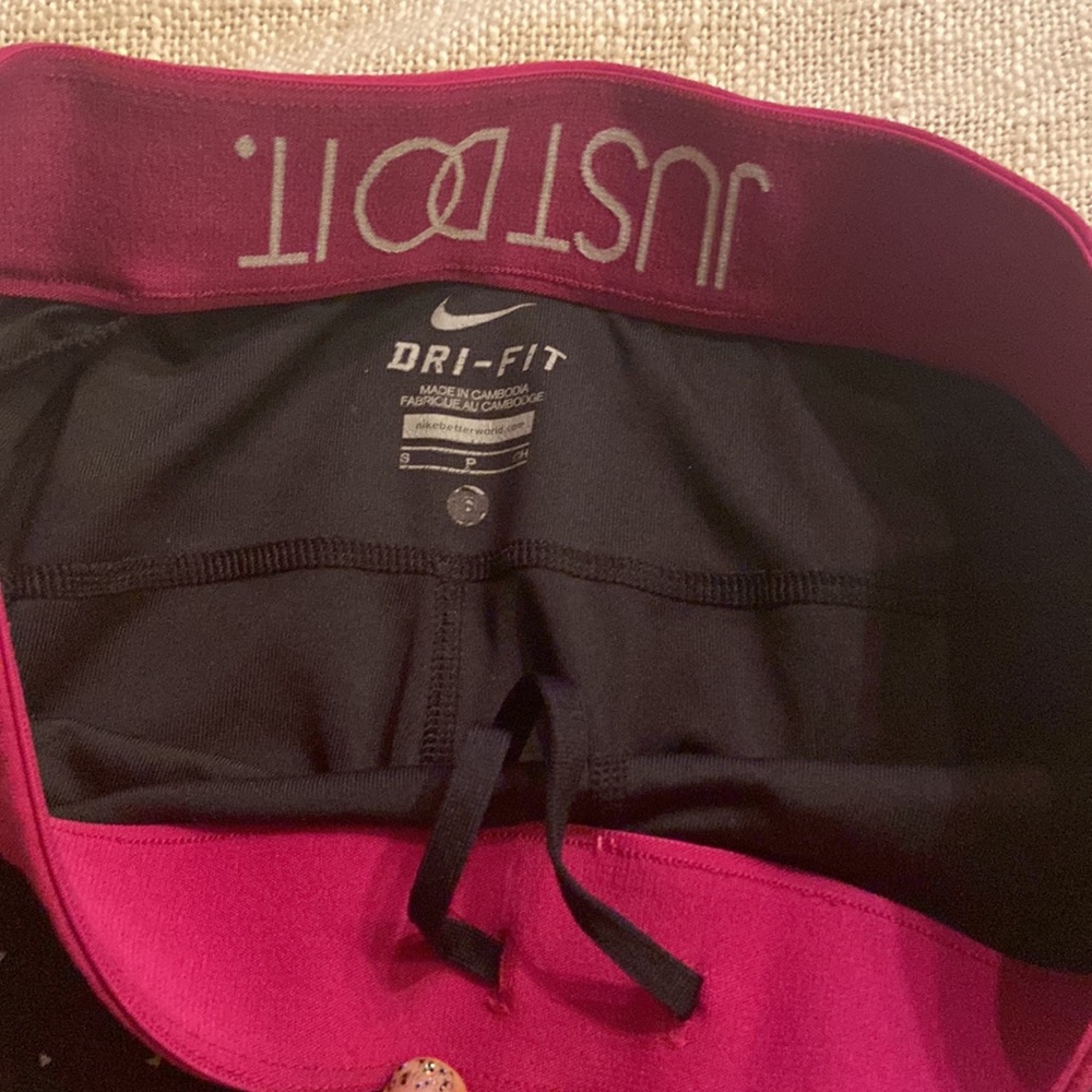 Nike Capris - Picture 3 of 5